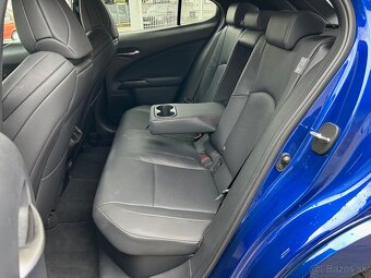 Lexus UX 250h F Sport Design FWD - 18