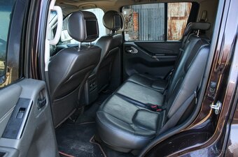 Nissan Pathfinder 3.0 V6 A/T 7MIEST - 18