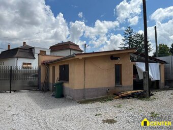 NA PREDAJ Rodinný dom s rozľahlým pozemkom /cca 3000 m²/ v K - 18