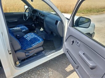 TOYOTA HILUX 3-STRANNÝ VYKLÁPAČ - 18