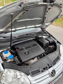 Parádny Vw Golf generácia 5 1.4 benzín 55kw - 18