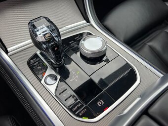 BMW Rad 8 Coupé 840d xDrive M-PERFORMANCE / SWAROVSKI - 18