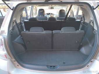 Toyota Verso, Strieborná metalíza pastelová - 18