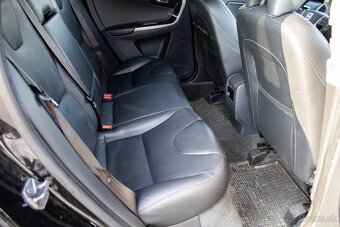 Volvo XC60 140kW (2015) - 18