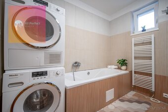 Na predaj rodinný dom s bazénom v Opoji - 18
