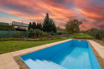 Zrekonštruovaný dom s bazénom a veľkým pozemkom | Podlipníky - 18