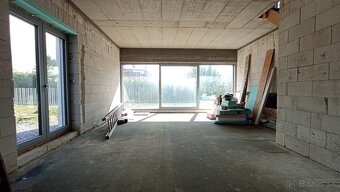 TOCA real - predaj - štýlový dvojpodlažný RD v obci Hôrky - 18