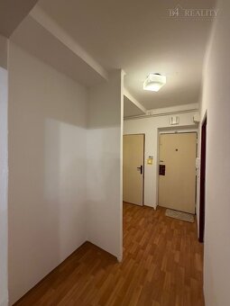 3 izbový tehlový byt, 72 m2 + presklená lodžia a balkón, vla - 18