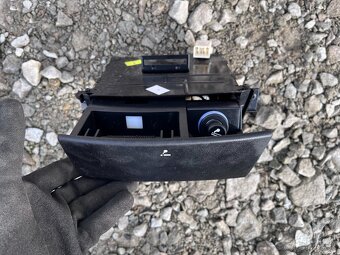 Kia Ceed Kombi 06-12 vypínač okien, madlo, panel, clonítko Ľ - 18