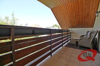 RODINNÝ DOM V SÚKROMNEJ ULIČKE S BAZÉNOM A LETNÝM DOMČEKOM - 18