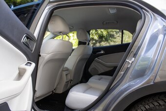 Mercedes-Benz GLA 180 - 18
