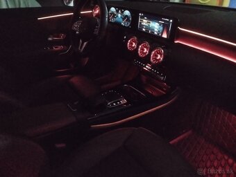 Mercedes Benz A180d AT7 - 18
