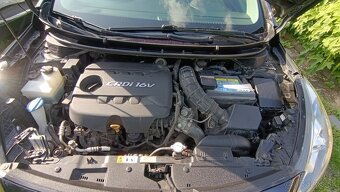 Hyundai i30 CW Kombi 1.6i CRDi HP 16V DOHC Style A/T - 18
