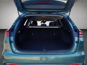 KIA Ceed SW 1.5 T-GDi, M6 GOLD - 18