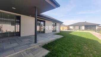 BÝVAJ PRVÝ v 4i RD, ZÁHRADKA (400 m2), 2X PARKING, Lúčna uli - 18