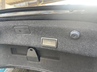 VW Passat 2.0Tdi sedan Top Stav - 18