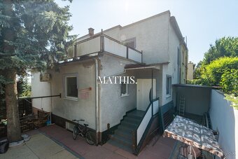 Na predaj priestranný rodinný dom s 3 podlažiami, krásnou zá - 18