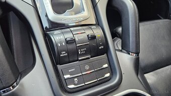 Porsche Cayenne Diesel Platinum Edition II FL - 18