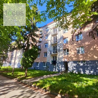 Predám prerobený 2 izbový byt v centre mesta - 18