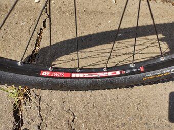 {41}  Horský bicykel Focus Black Forest 29r 2.0 (2013) - 18