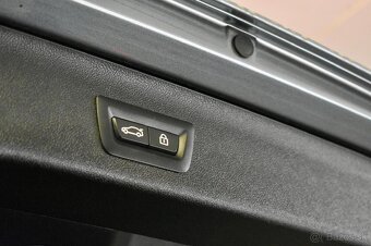 BMW 540i xDrive Touring - 18