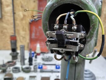 Vŕtačka jihokov hustopeče V-16 - 18