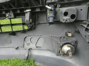 VW Multivan Transporter T5 přední část LA6W - 18