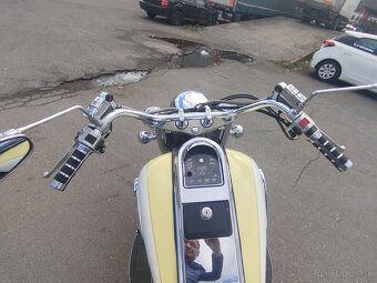 Suzuki VL 1500 Intruder - 18