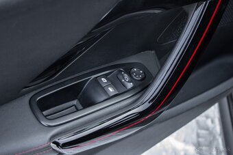 Peugeot 208 GTI 153kw MT/6 2018 - 18