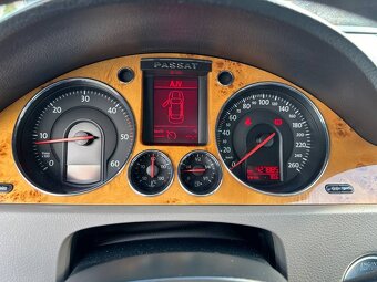 Volkswagen Passat Variant 2.0 TDI Highline - 18