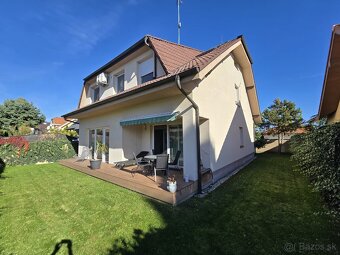 REZERVOVANE - 3 podlažný, 7 izbový RD s bazénom a garážou - 18