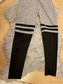 Rôzne dámske legíny - 18