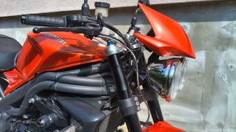 Triumph SPEED TRIPLE 1050 - 18