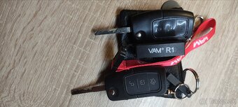 FORD S-MAX 2.0 TDCi 103 kW - Spoľahlivé rodinné auto - 18