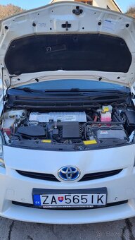 Predám Toyota Prius 3 Panorama Exclusive - 18