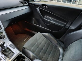 Volkswagen Passat R32 VR6 4x4 3.2 benzín 184kw Automat DSG - 18