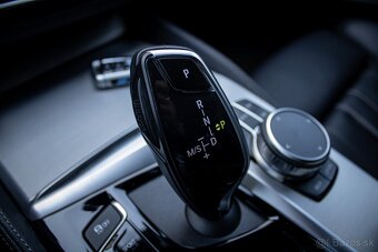 BMW Rad 5 Touring 530d xDrive A/T ODPOČET DPH - 18