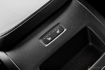 Volvo V90 D4 2.0L R-Design A/T, 140 kW (2017) - 18