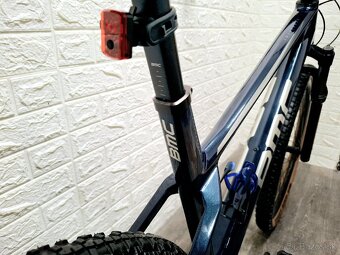 Predám bicykel BMC Twostroke 01 Three Carbon 29" - 18
