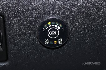 Peugeot 208 1,4 i 16V + LPG 70 kW - 18