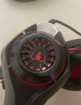 Ps4pro,ovladac,3hry,dlhsi kabel,sluchadla,kable k tv - 18