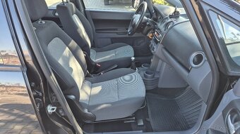 Mitsubishi Colt benzín Automat rv.06/2011 - 18