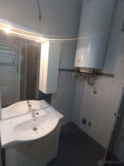 Predám 3 izbový byt s loggiou po kompletnej rekonštrukcii v  - 18