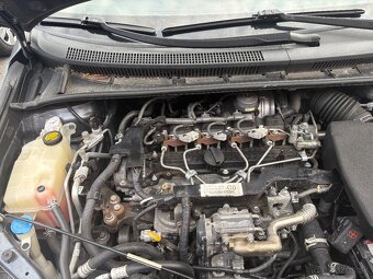 Avensis - 18