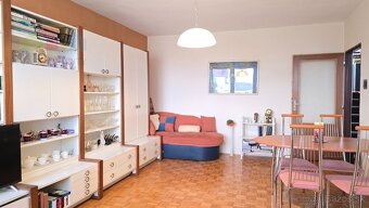 PRIESTRANNÝ 5-IZBOVÝ RODINNÝ DOM S GARÁŽOU A ZÁHRADOU V OBCI - 18