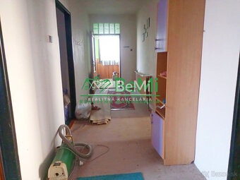 Predaj viacgeneračného rodinného domu - Dolné Semerovce  (04 - 18