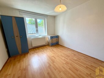 5 - IZB. ROD. DOM s GARÁŽOU,POZEMOK 771m2, BOR. MIKULÁŠ - 18