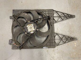 škoda fabia 2 dvere blatnik zrkadlo svetlo čelo vystuha - 18