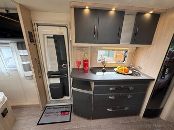 Hobby 545 KMF De Luxe Edition Solar 1100W, Mover, Klima, TV - 18