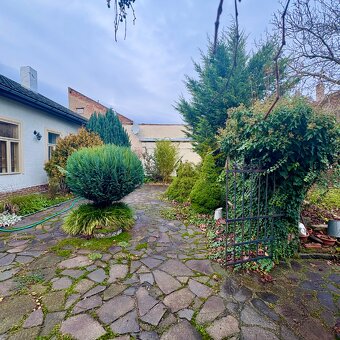 Meštiansky 5 izbový dom v srdci Šiah - 18